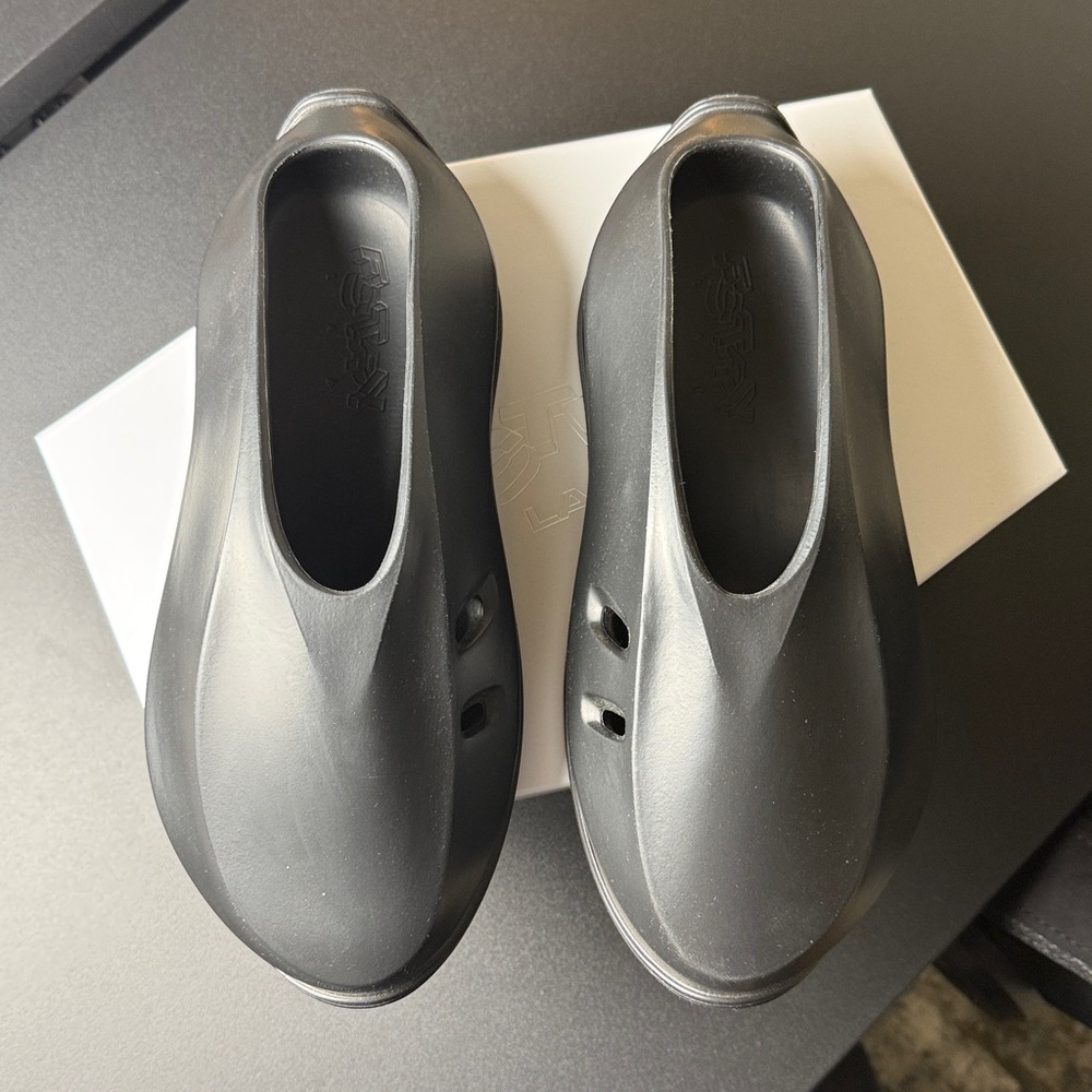 FCTRY LAb Knight RNR slippers, Black Matte size 10 - Picture 6 of 8